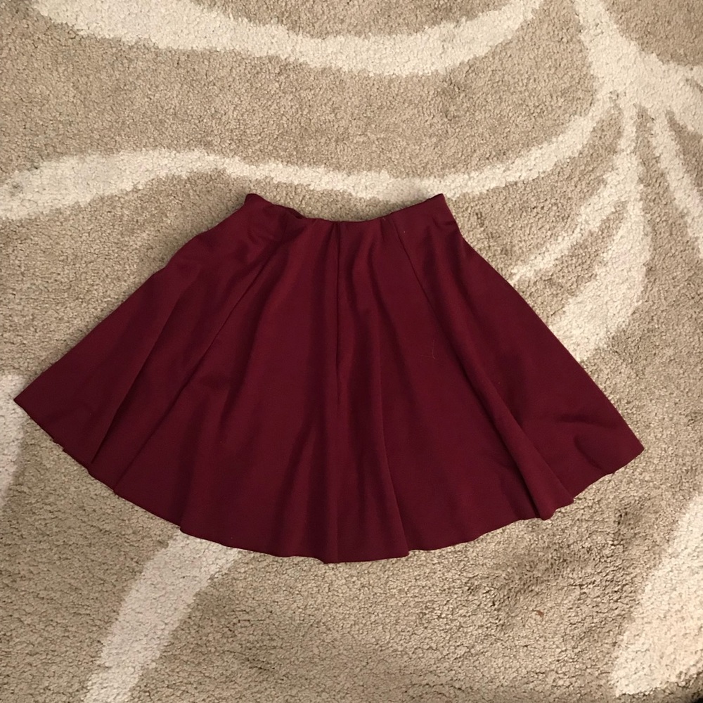 Zara burgundy pleated skirt